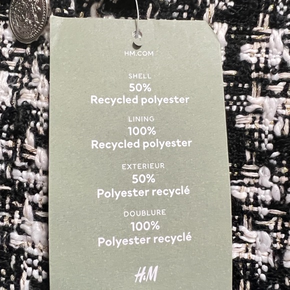 H&M Short Jacket.New with tags.2 front pockets.Jacket is lined. - Picture 4 of 6